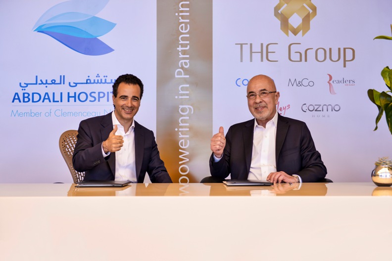Signing Picture with Abdali Hospital - وكالة عكاظ الاخبارية
