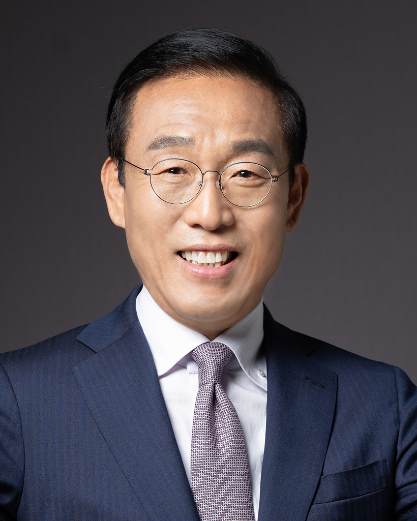 Kinam Kim resized - وكالة عكاظ الاخبارية