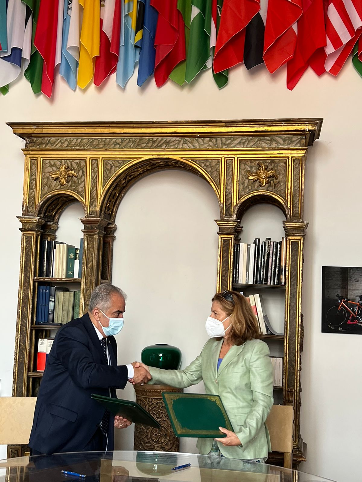  الأهلية توقع مذكرة تفاهم مع جامعة أونينتونو الإيطالية1 - وكالة عكاظ الاخبارية