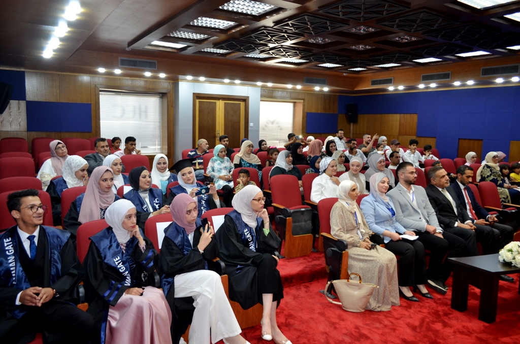  الأهلية تحتفل بتخريج الفوج الثاني من طلبة الدبلومات التدريبية - وكالة عكاظ الاخبارية