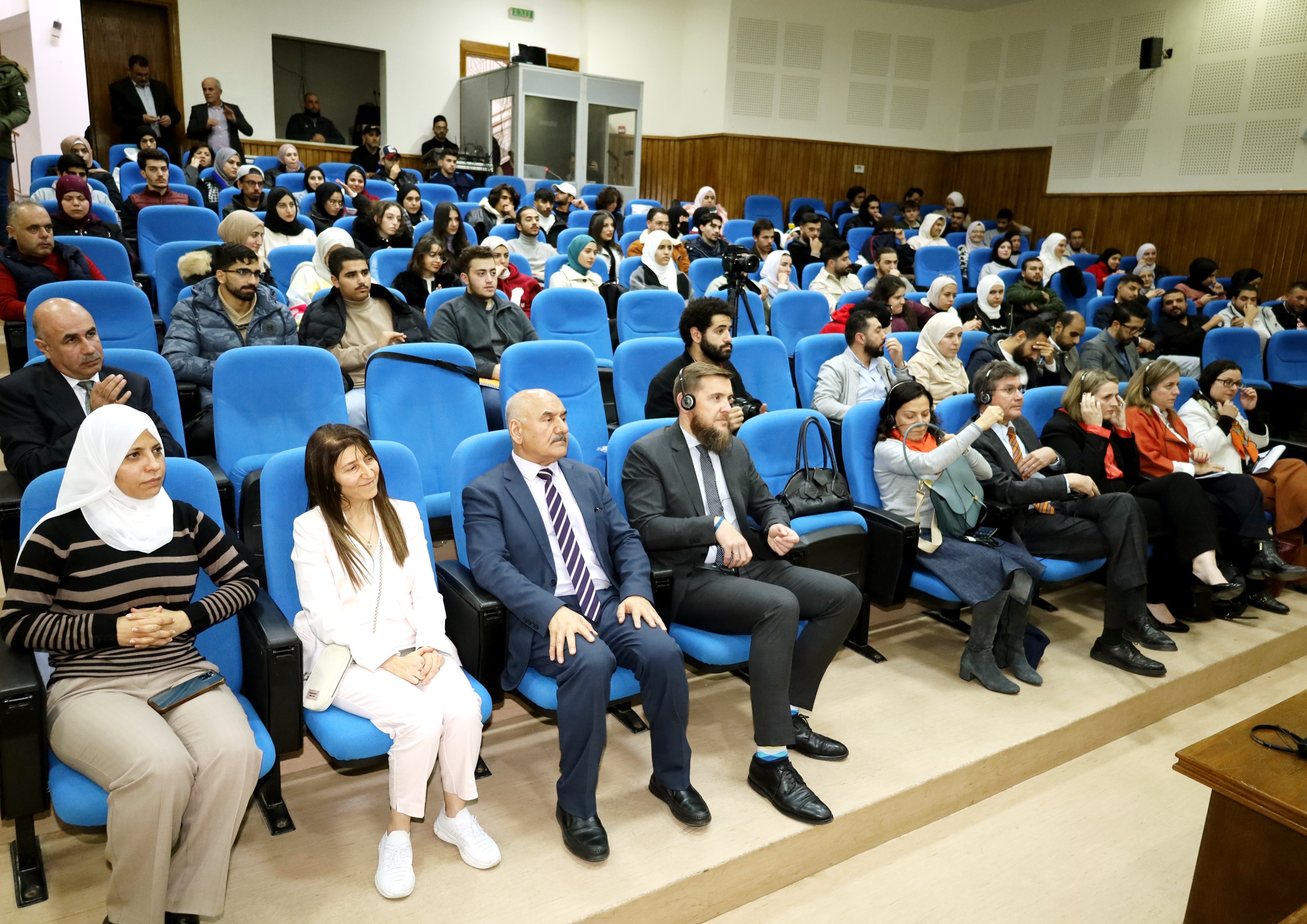 4 - وكالة عكاظ الاخبارية