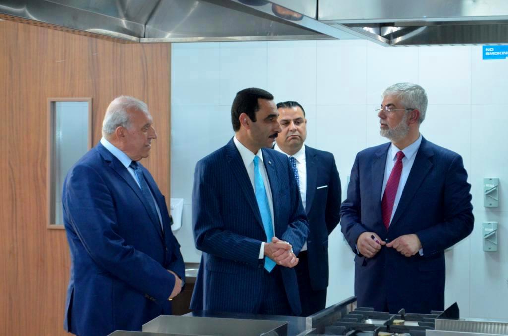.د.مهيدات يرعى حفل توزيع شهادات صحة وسلامة الأغذية لطلبة فنون الطهي والضيافة في عمان الأهلية2 1 - وكالة عكاظ الاخبارية