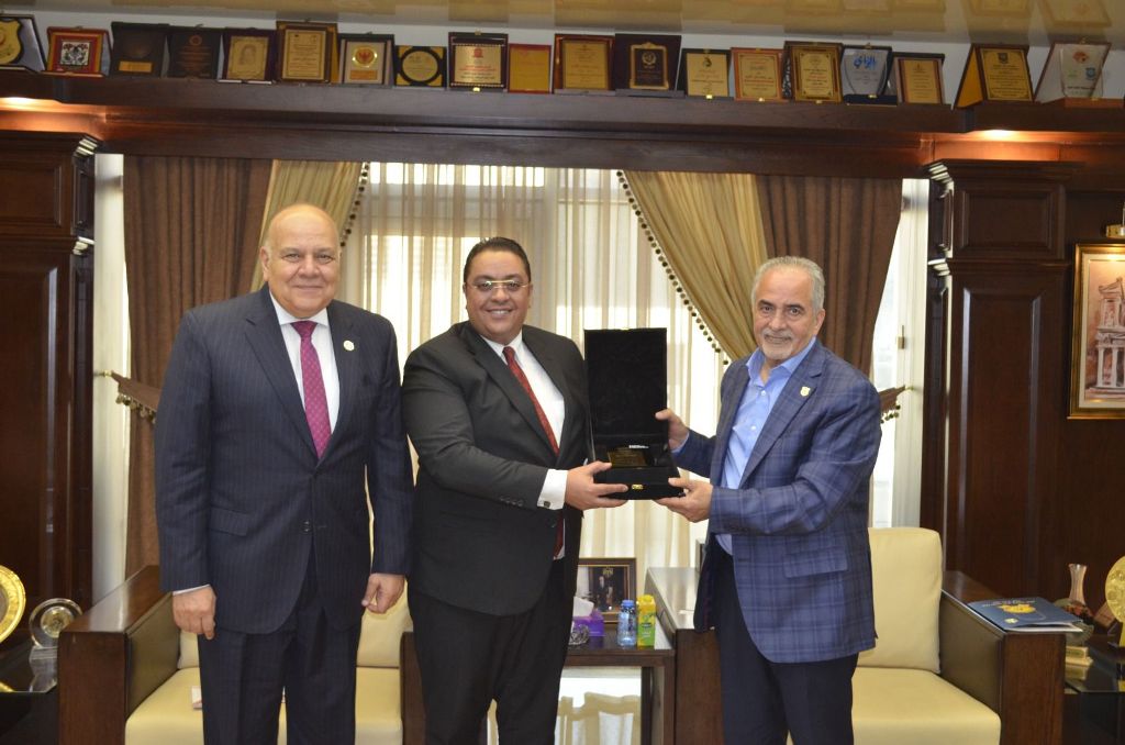  الأهلية تستقبل وفدا من معهد إعداد القادة في وزارة التعليم العالي والبحث العلمي المصرية - وكالة عكاظ الاخبارية