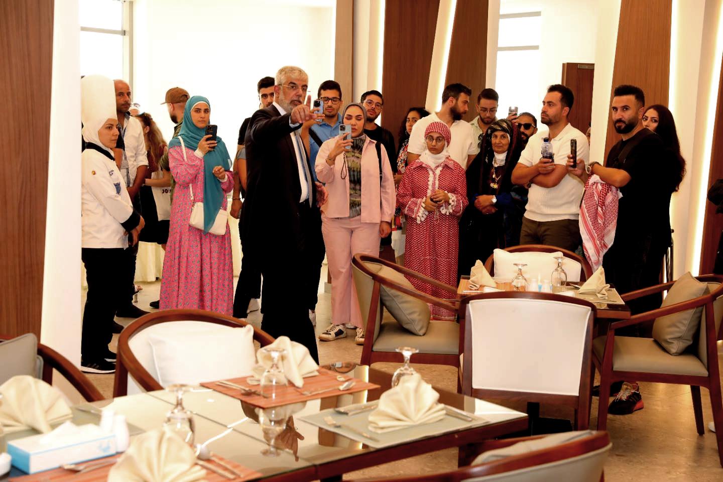  الأهلية تستقبل وفدا من الطهاة والمؤثرين المختصين في الطعام من 8 دول عربية2 - وكالة عكاظ الاخبارية