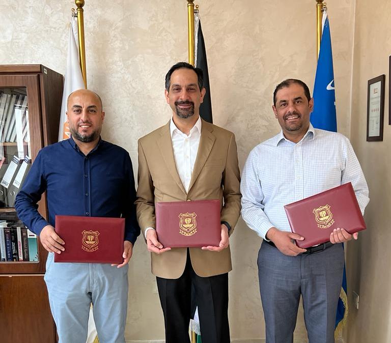 3 من أساتذة تقنية المعلومات في عمان الأهلية يحصلون على شهادة مدرب معتمد من Cisco بالأمن السيبراني - وكالة عكاظ الاخبارية