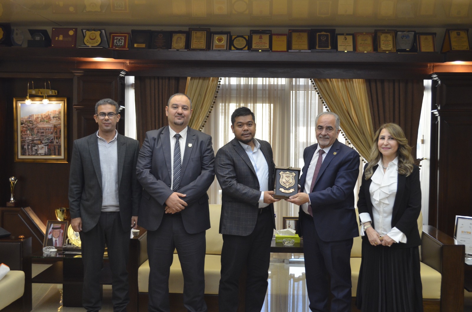  سبل التعاون بين عمان الأهلية والملحقية الثقافية الماليزية - وكالة عكاظ الاخبارية