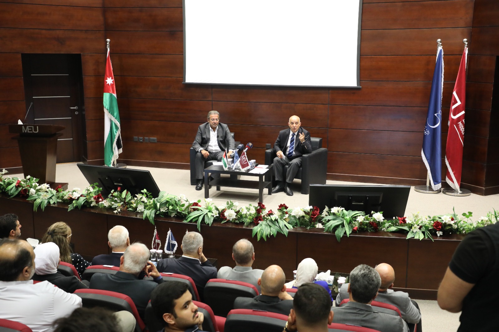  11 - وكالة عكاظ الاخبارية
