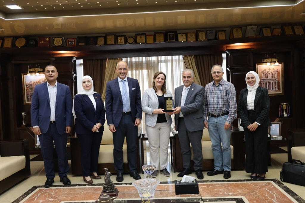  الاهلية تستقبل وفداً من جامعة توينتي PG 1 - وكالة عكاظ الاخبارية