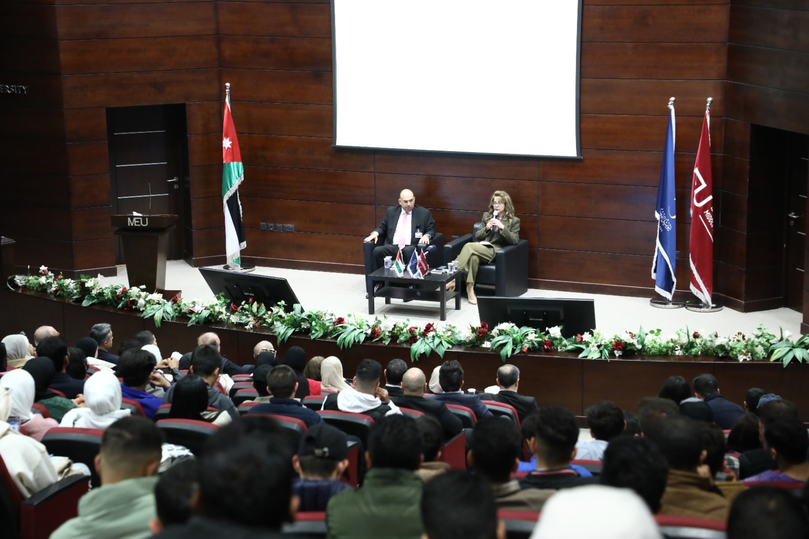 1 4 - وكالة عكاظ الاخبارية