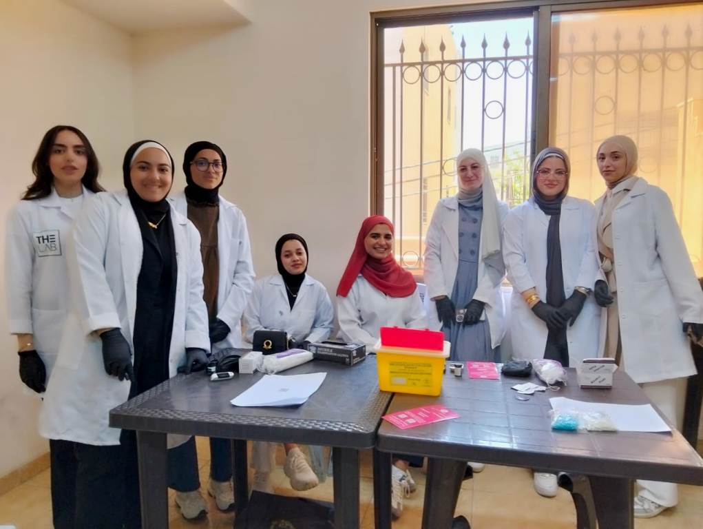  الاهلية تقيم يوماً طبياً مجانياً بمخيّم البقعة1 - وكالة عكاظ الاخبارية