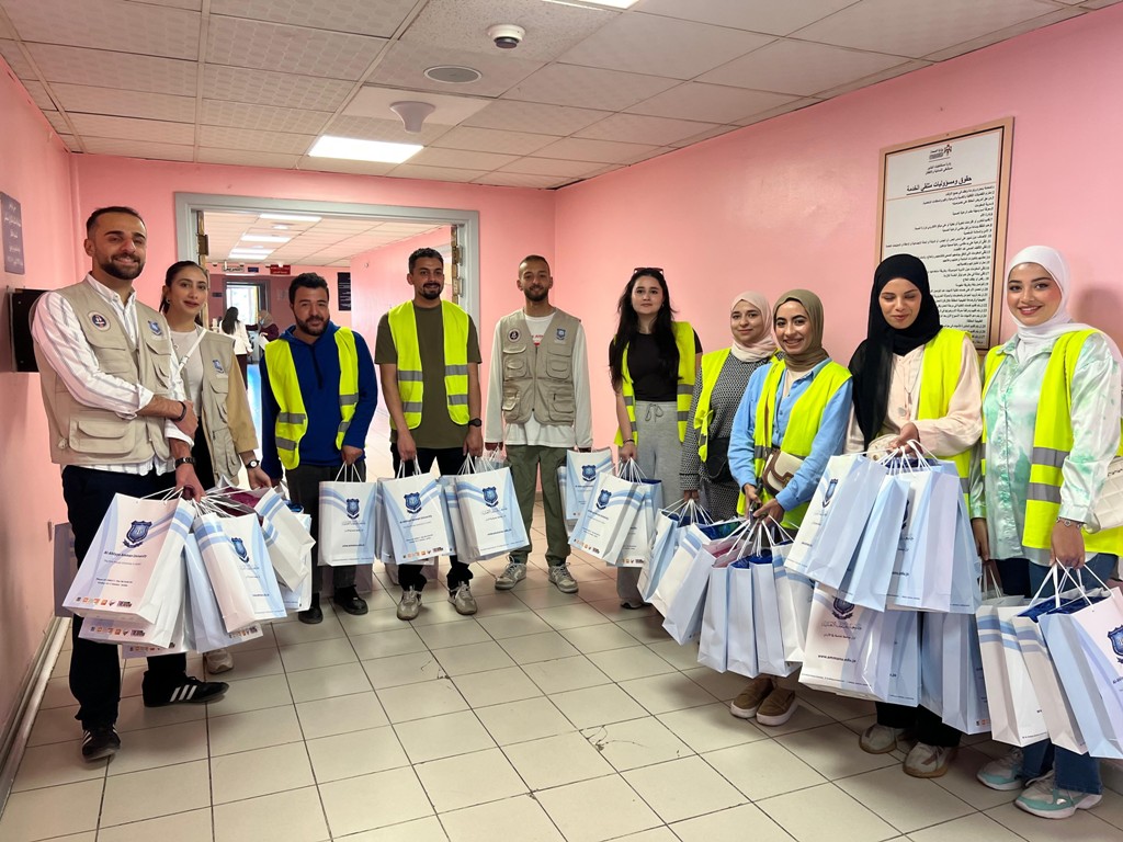  الأهلية تنظم زيارة الى مستشفى البشير - وكالة عكاظ الاخبارية