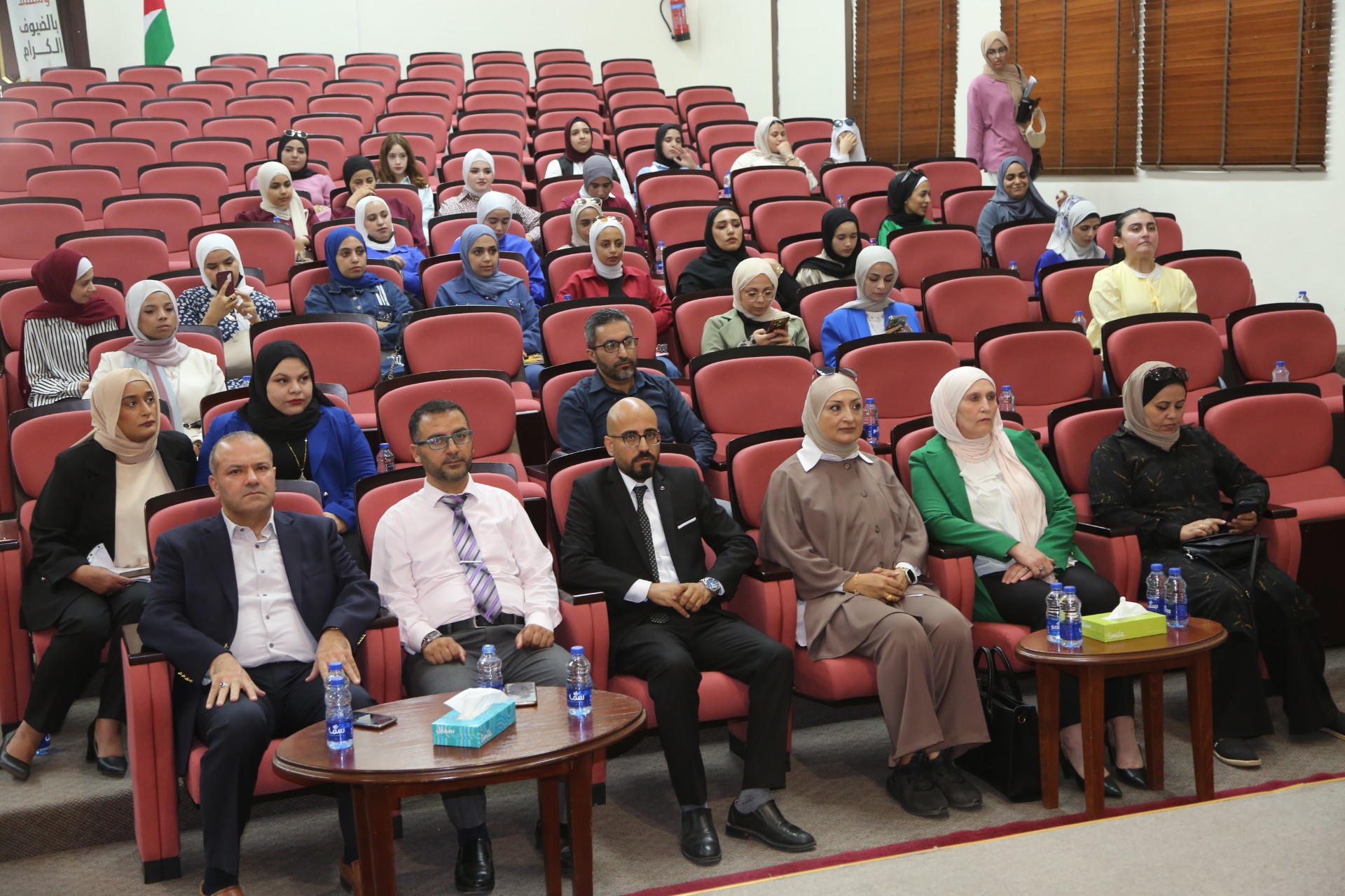  12 - وكالة عكاظ الاخبارية