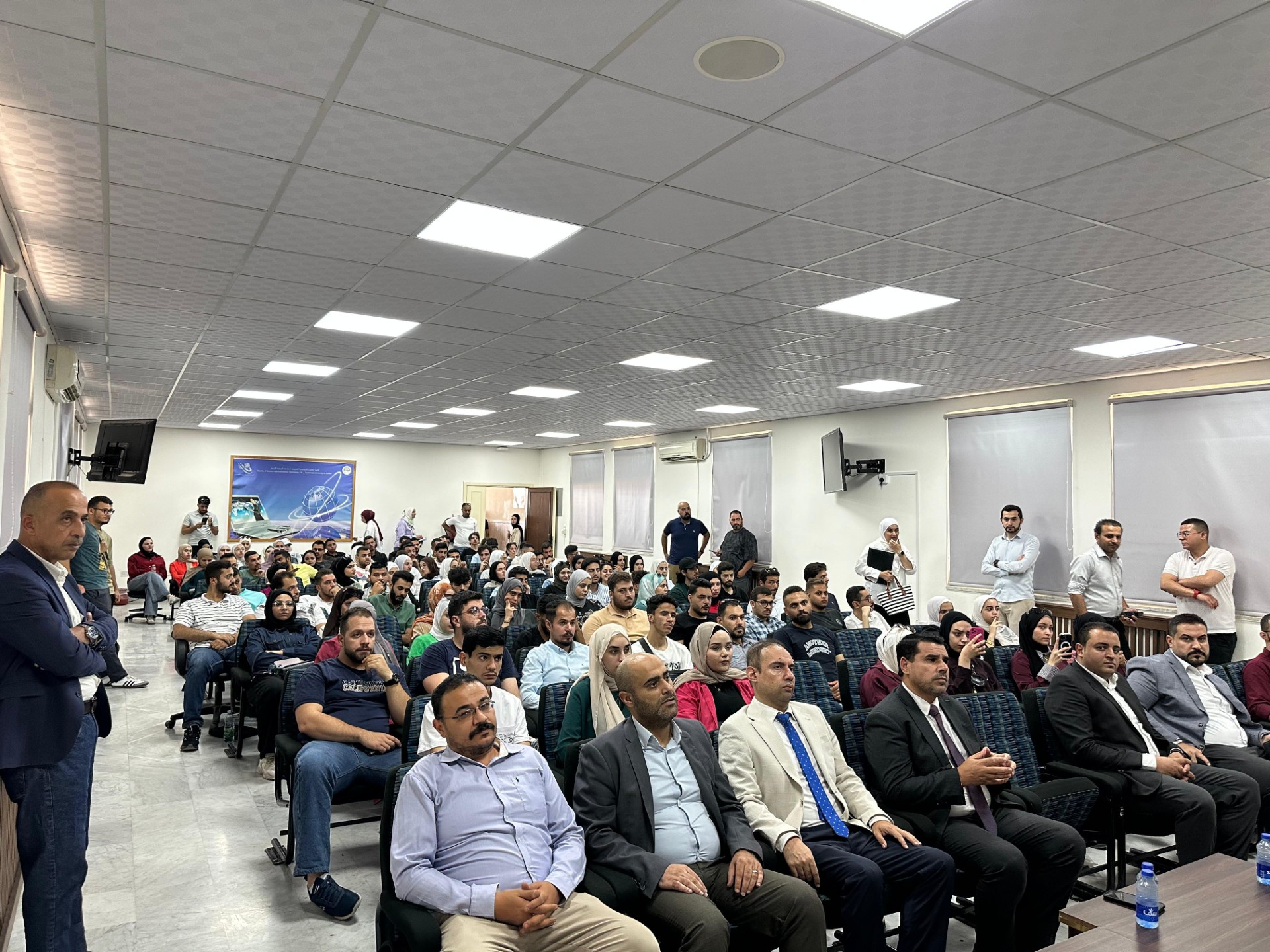  5 - وكالة عكاظ الاخبارية