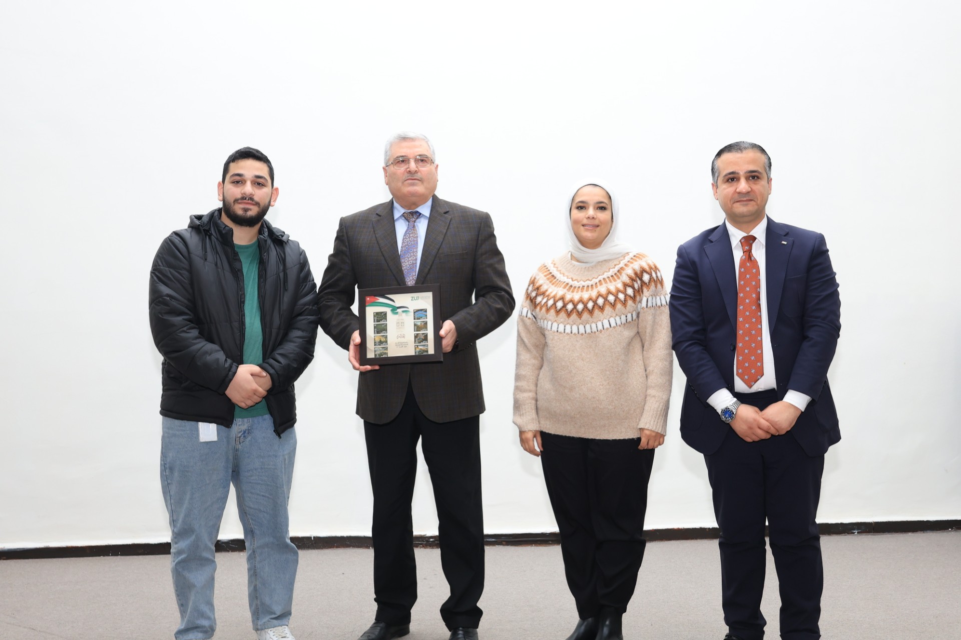  33 - وكالة عكاظ الاخبارية