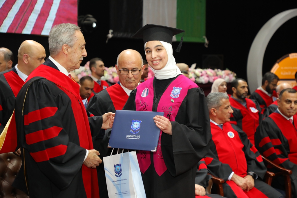 12 - وكالة عكاظ الاخبارية