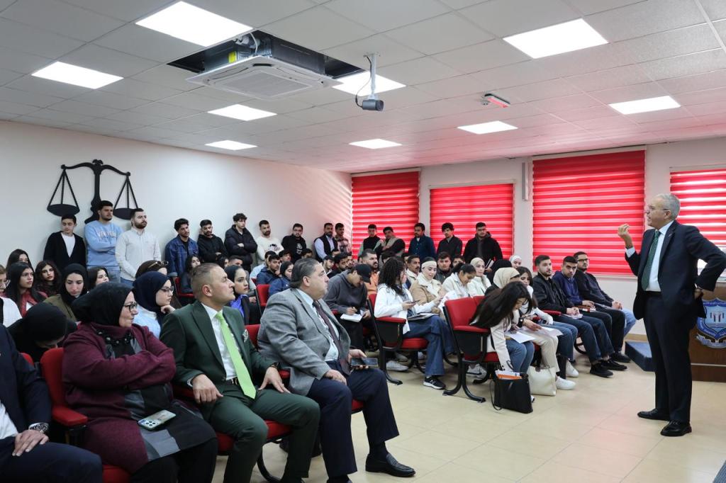  الحقوق في عمان الأهلية تنظم جلسة حوارية حول نظام تنظيم ممارسة الأنشطة الحزبية الطلابية - وكالة عكاظ الاخبارية