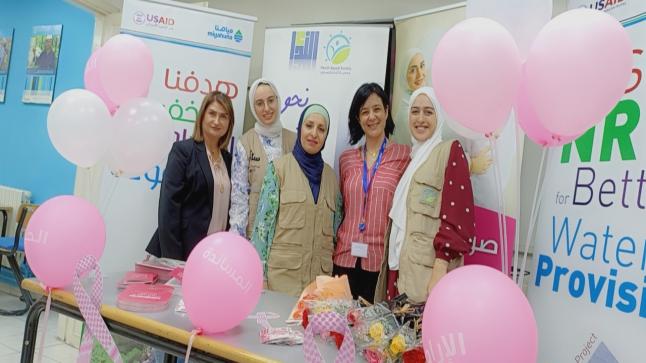 طالبات التمريض في فيلادلفيا يشاركن مع جمعية النداء في حملة شهر أكتوبر للكشف المبكر عن سرطان الثدي