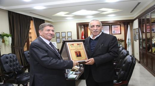 معالي وزير الثقافة يفتتح ” ملتقى نقد الشعر الرابع لعام 2024 ” في جامعة الزيتونة الأردنية