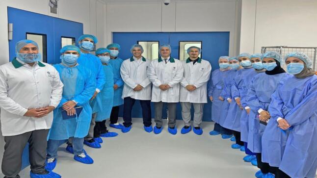 طلبة كلية الصيدلة في جامعة الزيتونة الأردنية ينهون برنامجًا تدريبيًا مكثفًا في مصنع الدولية للدواء
