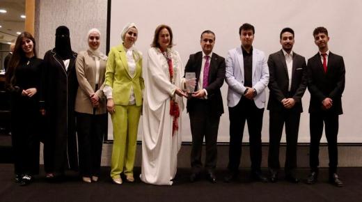 تكريم مركز الريادة والابتكار في جامعة الزيتونة بمناسبة اليوم العالمي للإبداع والابتكار