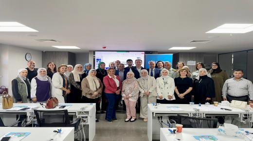 طب الأسنان في عمان الأهلية تشارك بدورة تدريبية للنقابة بالتعاون مع FDI