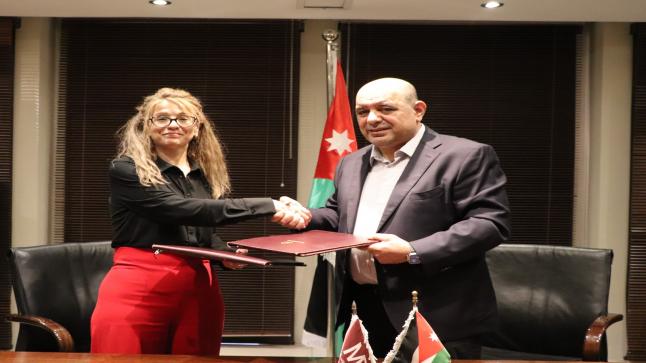 اتفاقية تعاون بين “الشرق الأوسط” و”الاقتصاد الرقمي” لدفع المهارات الرقمية لدى الشباب