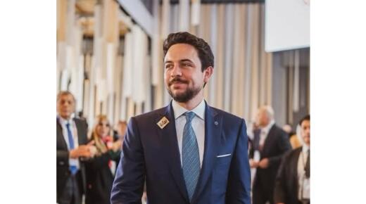 عمان الاهلية  تهنئ سمو ولي العهد المعظم بعيد ميلاده الميمون