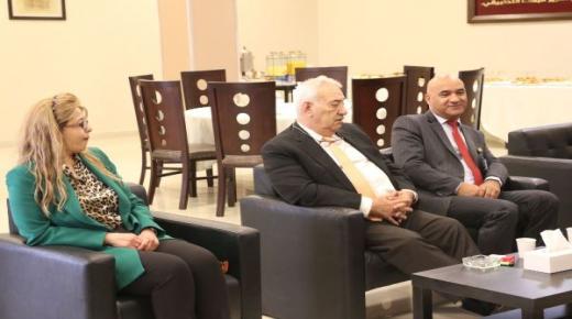 ناصر الدين يلتقي أساتذة الإعلام في جامعة الشرق الأوسط