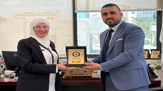 كلية التمريض في ” الزيتونة “تنظم فعالية صحية توعوية شاملة لتعزيز الوعي الصحي في المجتمع الجامعي