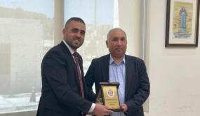 جامعة الزيتونة الأردنية تستضيف وفدًا من الجامعة الأردنية وتكرّم الفائزين بجوائز التميز الأكاديمي