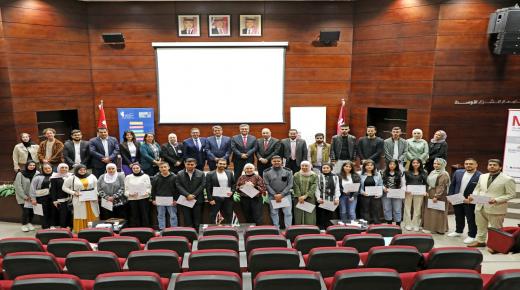 “المستقلة للانتخاب” ترعى حفل تخريج طلبة “أنا أشارك” في جامعة الشرق الأوسط
