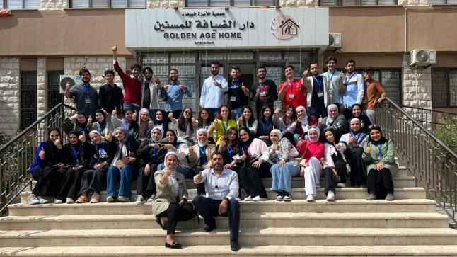لتنمية حسهم المسؤول والإحساس بالنعم… تجربة مثرية لطلبة “الشرق الأوسط” في دارٍ للمسنين