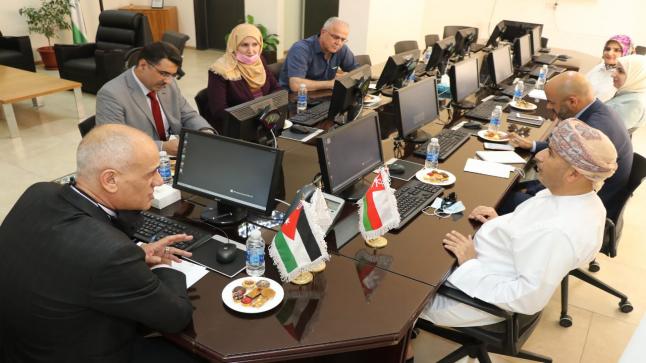 مباحثات بين “عمان العربية” والملحقية الثقافية لسلطنة عُمان