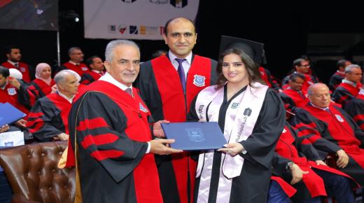  أ.د.حمدان يرعى احتفال اليوم الاول لجامعة عمان الاهلية بتخريج طلبتها من الفوج 30