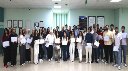 حفل تكريم الطلبة الأوائل بكلية الأعمال في عمان الأهلية