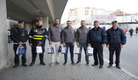 بنك صفوة الإسلامي يوزع التمر والماء على الصائمين بالتعاون مع إدارة السير المركزية