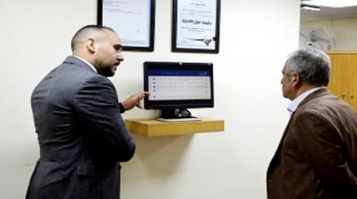    أ.د. ساري حمدان يتابع سيرعمليات مكتب الإقامة والتأشيرات في جامعة عمان الأهلية