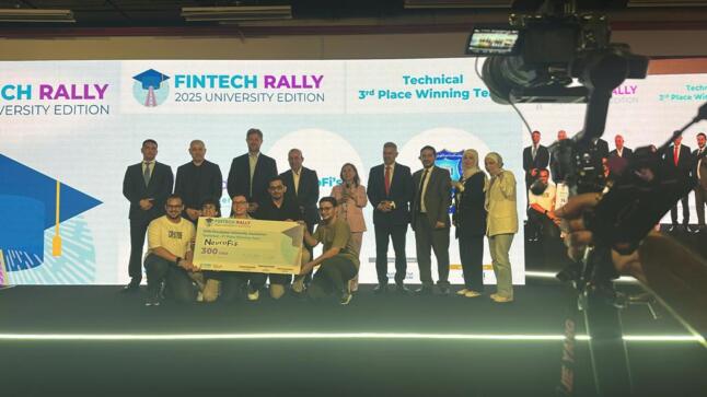 فريق عمان الأهلية يفوز بالمركز الثالث في مسابقة  FinTech Rally 2025
