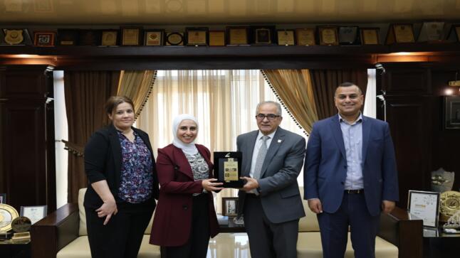 رئيس عمّان الأهلية يكرّم د. ولاء الصمادي لتميّزها بمشروع أوروبي نوعي