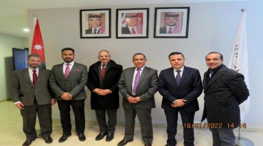 وفد من جامعة عمان الأهلية يزور المركز الأردني للتصميم والتطوير JODDB