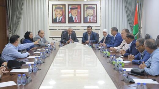 نواب يبحثون الأزمه بين المواقع الألكترونيه ونقابة الصحفيين