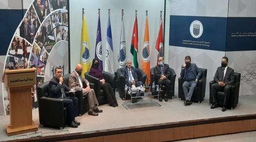 رئيس جامعة الأميرة سمية للتكنولوجيا يلتقي الطلبة الجدد