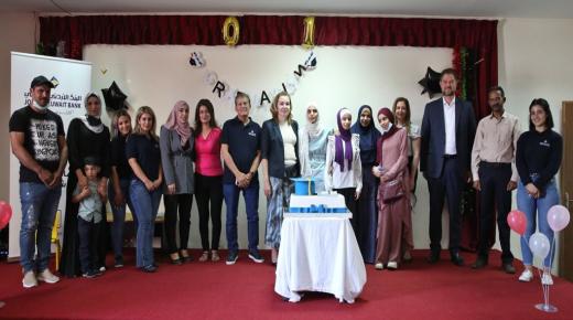 الأردني الكويتي ينشر الأمل والضياء.. و يكرم الطالبتان مايا الجدعان وفاطمة عيسى