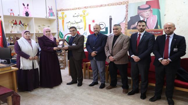 “الجبل” الثانوية عن تبرع “الشرق الأوسط” بمستلزمات تعليمية: رسمتم بهجة الطلبة