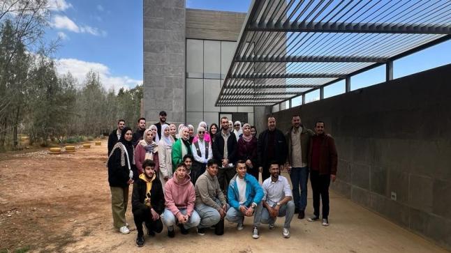 طلبة من جامعة الزرقاء يزورون محمية الازرق المائية و الشومري للأحياء البرية