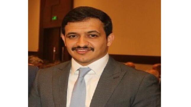 يوسف علي هملان يهنئ شقيقه الرائد معتز علي هملان الحويطات بالترفيع لرتبة رائد