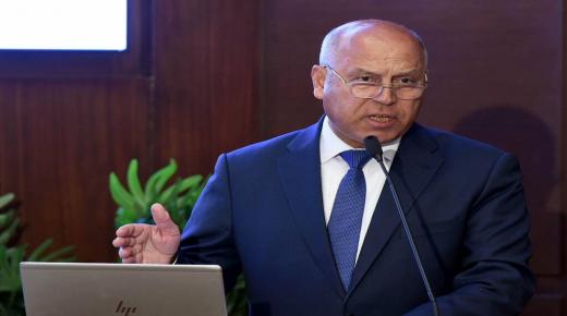 “النقل” المصرية تبحث تعميق صناعة الحافلات مع كبرى الشركات المحلية