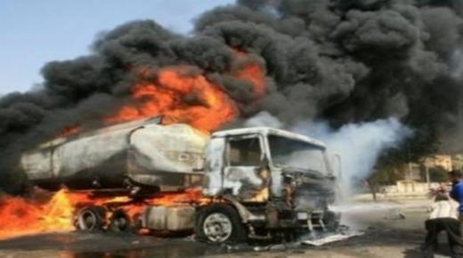 حريق صهريج في حادث مع مركبه على الطريق الصحراوي وتفحم السائق