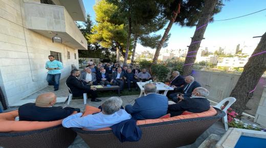 ناصر الدين يؤكد تكاملية العلاقة بين البيئة السياسية والبيئة الاقتصادية والاجتماعية