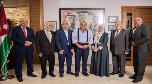 خليل عطية يعلن عن قائمته الله أكبر الله أكبر الله أكبر